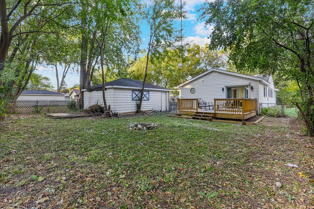4 bed, 1755 sqft, $6,800 — Photo 3
