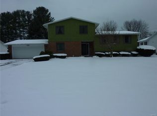 207 Victoria Park Dr, Liverpool, NY 13088