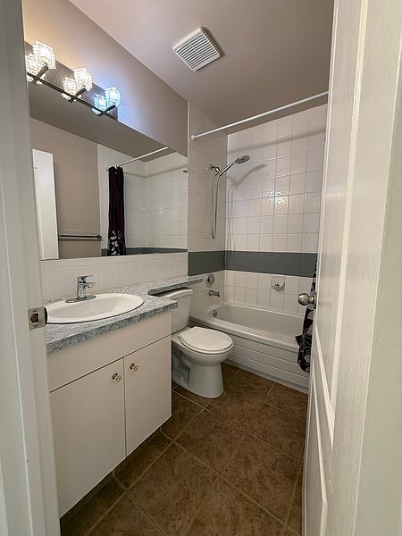 Calgary Townhouse for rent - 3 Bedrooms — photo 22