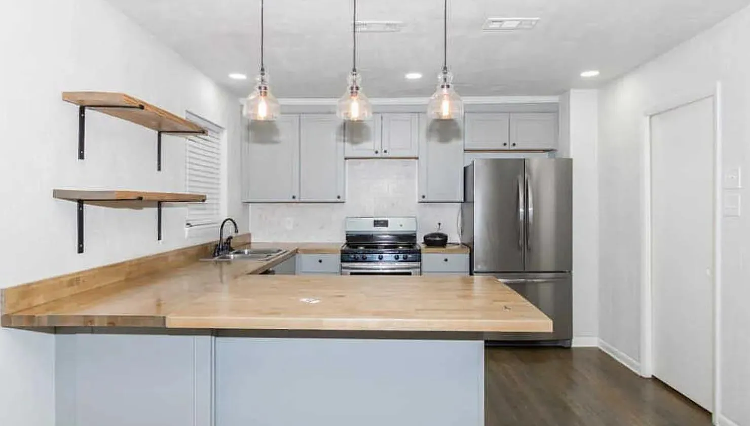 3 bed, 1633 sqft, $1,800 — Photo 3