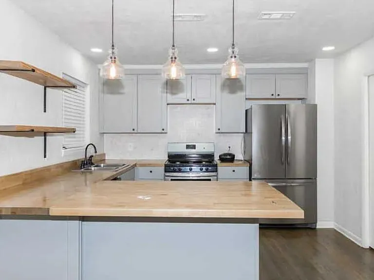16 Meadowbrook Dr — Photo 3