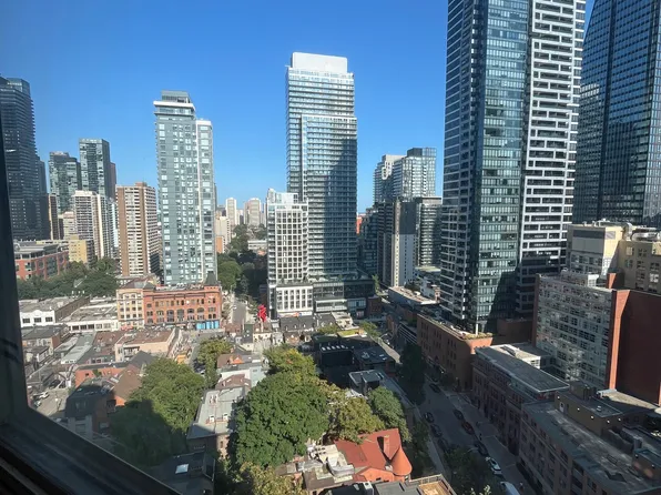 44 Saint Joseph St, Toronto, ON