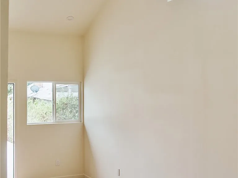 3743 Locke Ave #1/2 — Photo 4