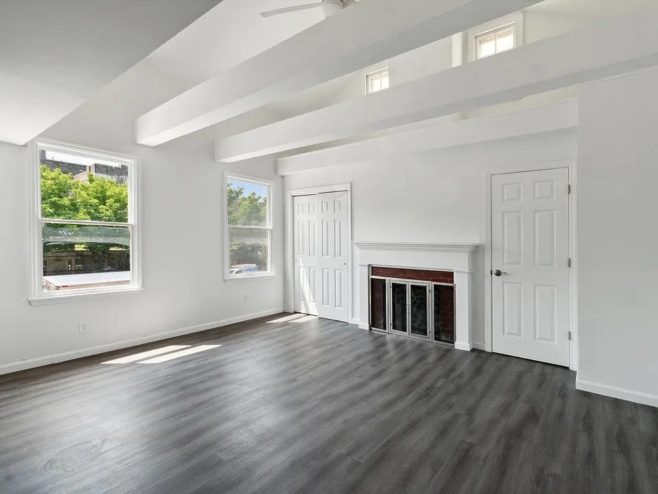 146 Nassau St