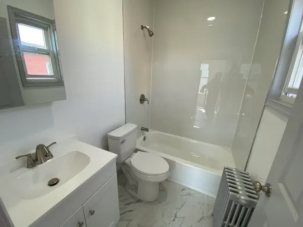 124 Winfield Avenue image 5 of 19