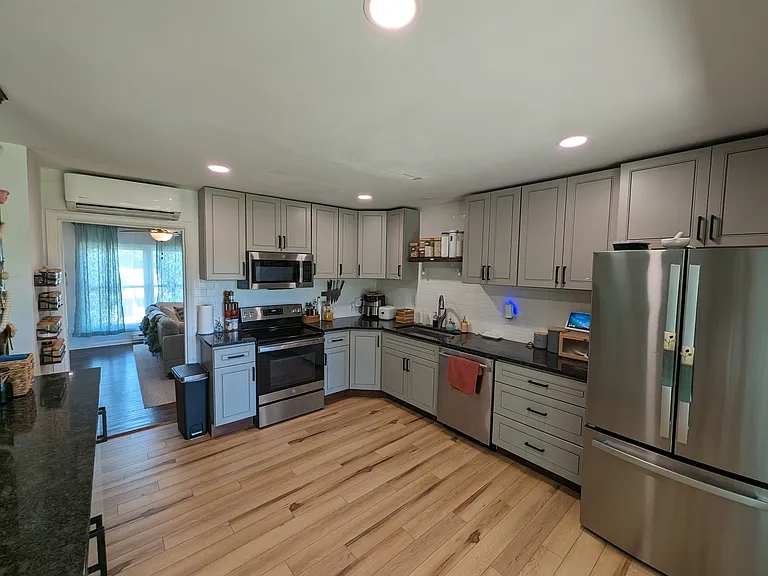 800 Ridge St — Photo 2