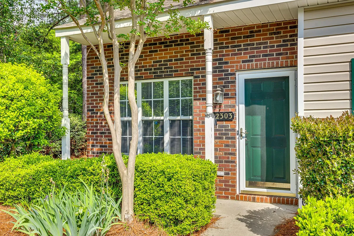 Building Photo - 12303 Bluestem Ln