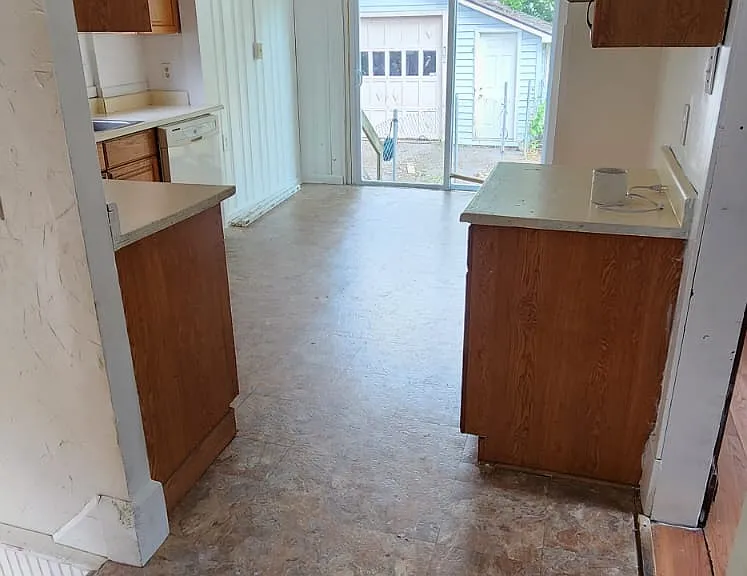 31 N Hartford Ave — Photo 4