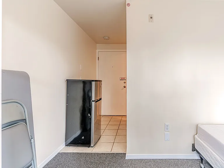 4047 8th Ave NE — Photo 36