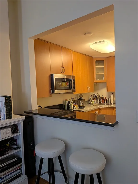 Building Photo - 167 Beacon St #9