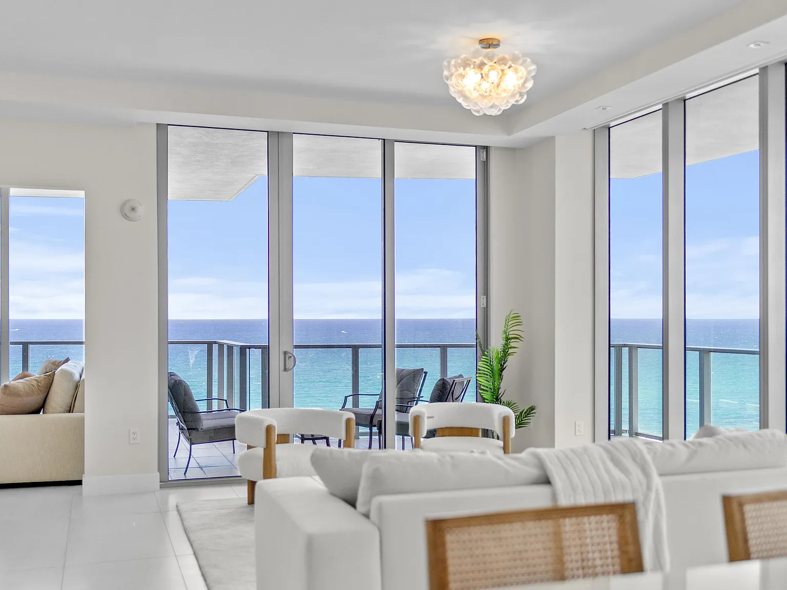 2 bed, 2.5 bath, 2065 sqft, $16,500 — Photo 4