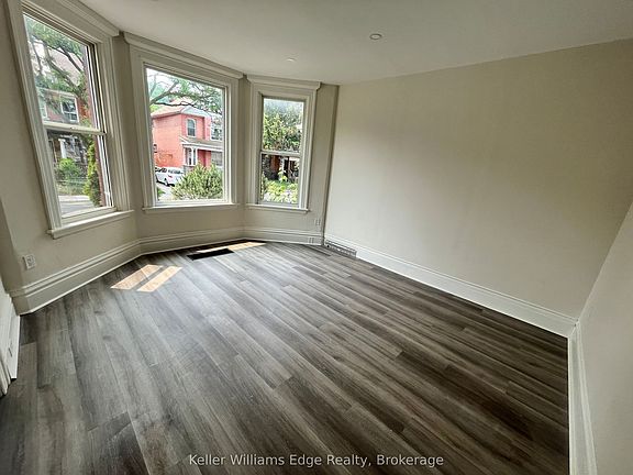 4th image of 133 Stinson St #1