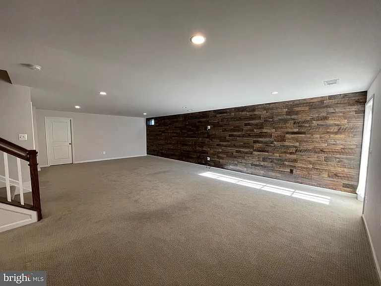 508 Sourwood Ct — Photo 5