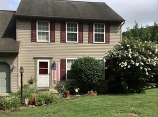 285 River View Rd, Mount Wolf, PA 17347