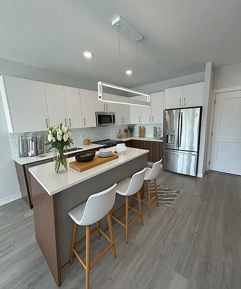 Residences at Sharon Gallery — Photo 81