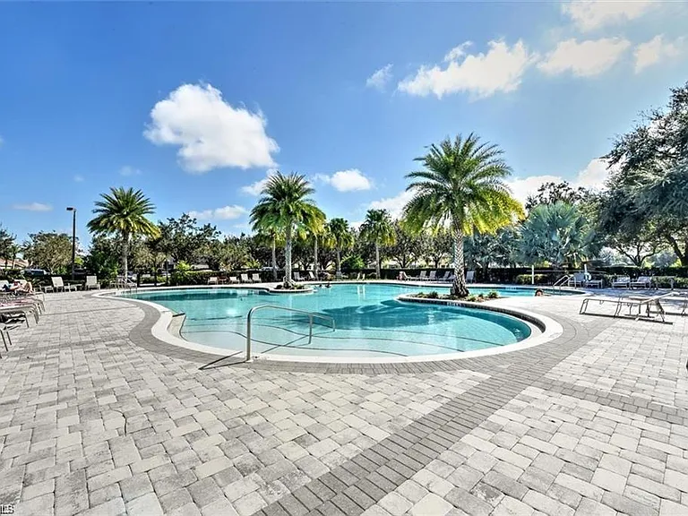 2261 Avocado Ln — Photo 26
