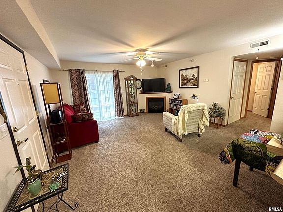 4th image of 3207 S 16th Ave Unit 101