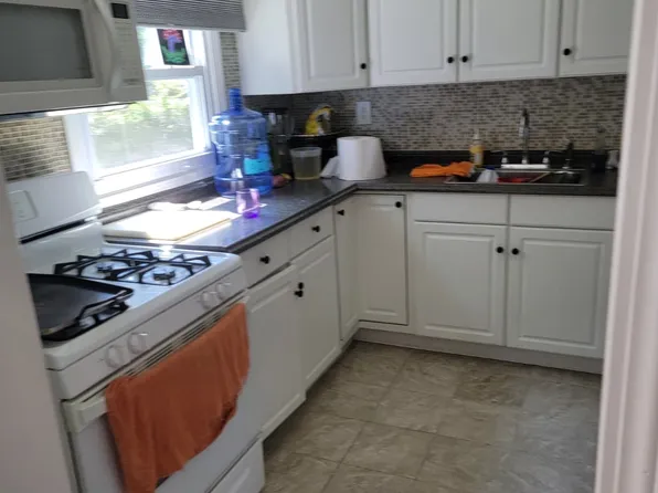 10 Sycamore Dr, New City, NY 10956