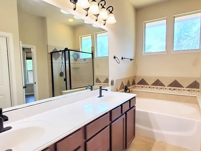 2614 Independence Dr — Photo 11