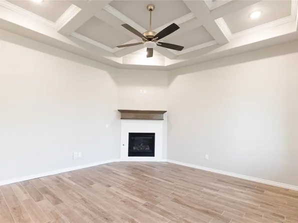 9228 NW 119th St, Yukon, OK 73099