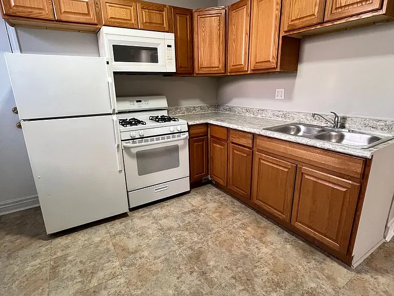 5716 W Washington Blvd — Photo 12