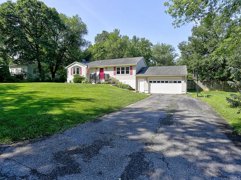 1735 Maple Ave — Photo 30