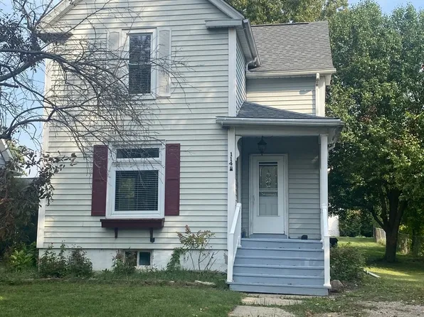 114 W 5th St, Gridley, IL 61744