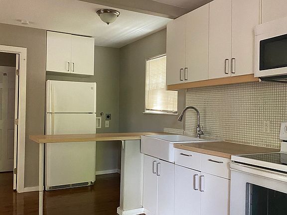 3rd image of 710 W Rosewood Ave APT 3