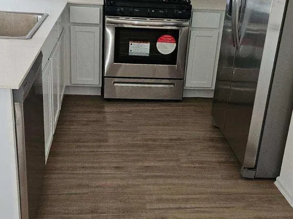 9042 Estes Lakes Dr, Baytown, TX 77521