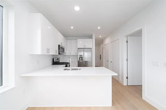 2 bed, 1200 sqft, $3,350 — Photo 2