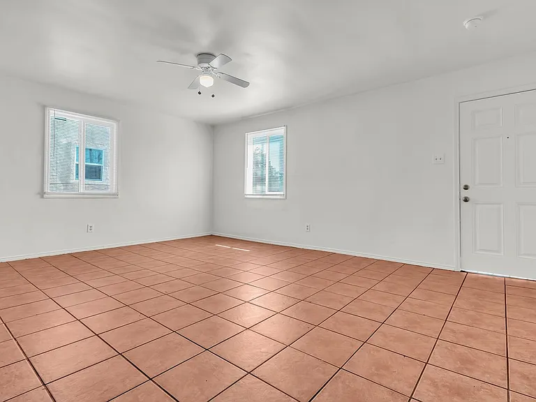 1166 E 43rd Pl — Photo 7
