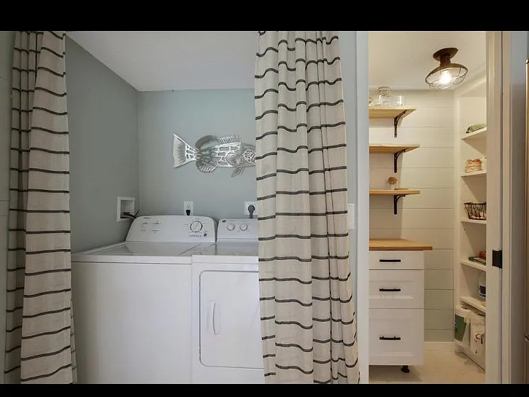 Maplecrest Cir — Photo 22