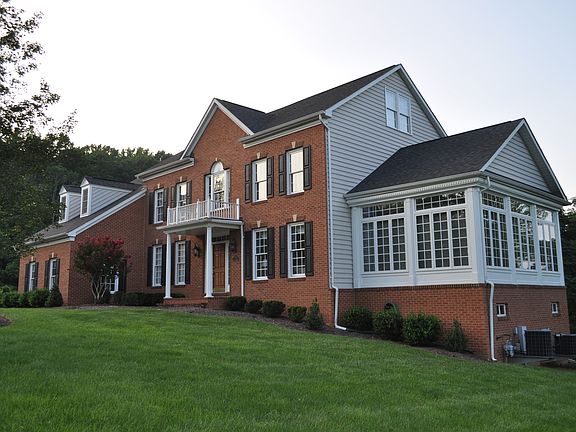 3rd image of 705 Nicholas Ln