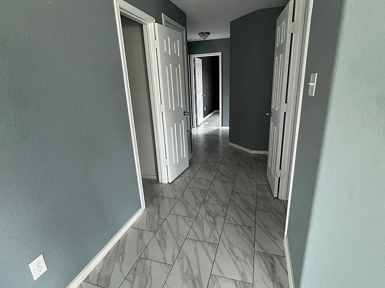104 Christopher Dr — Photo 6