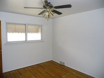 4th image of 25578 Amherst St