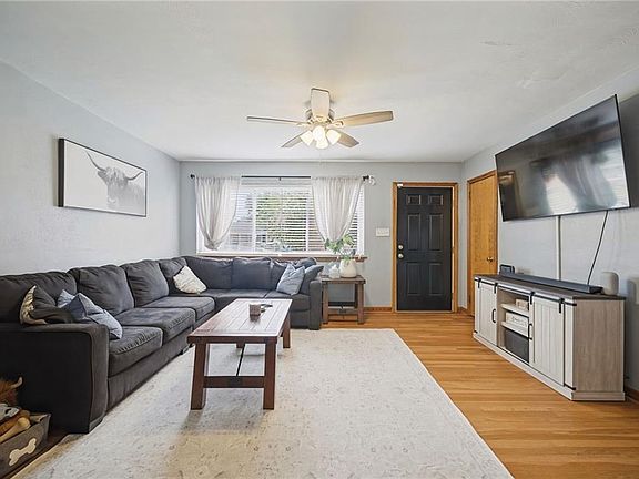 2nd image of 5905 Woodstock Ct