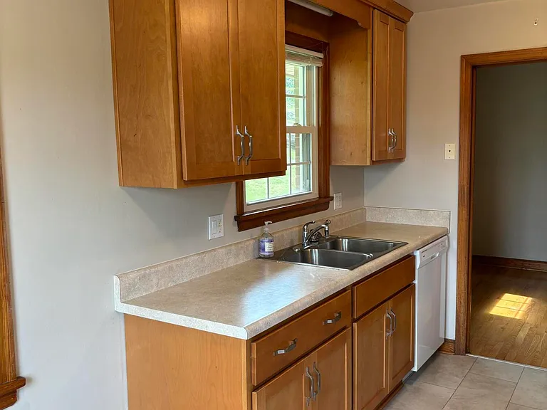 3614 Ventnor Rd SE — Photo 2