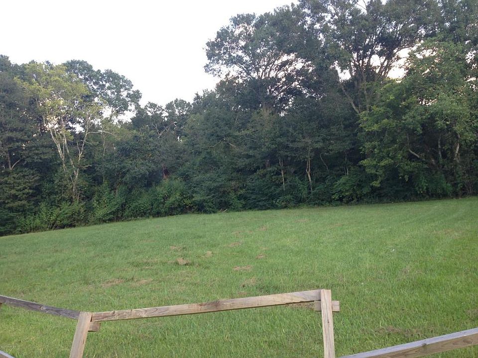 2nd image of 204 Cheshire Cir