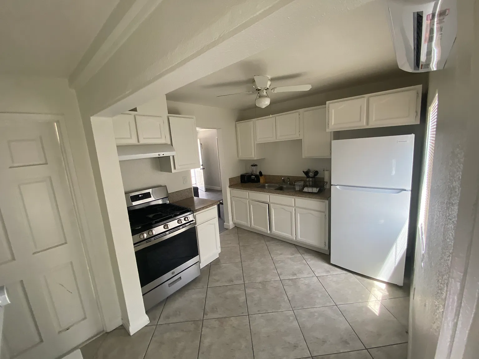 2 bed, $2,350 — Photo 3