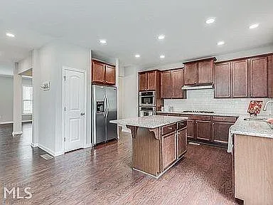 671 Sunset Park Dr — Photo 9
