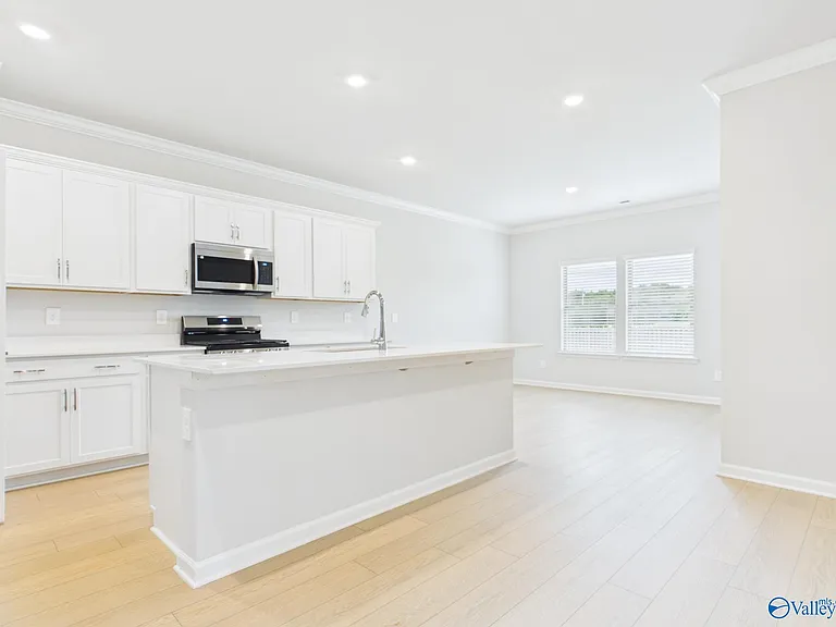 18072 Longleaf Dr — Photo 5