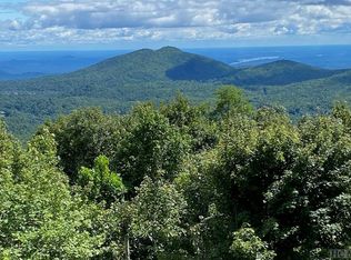 90 Summit Falls Rd, Sapphire, NC 28774