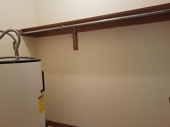 4th image of 713 Cedar Dr APT 8