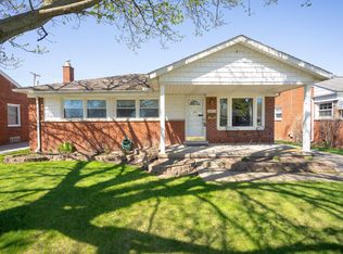 28053 Fountain St, Roseville, MI 48066