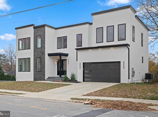 719 Meadow Ln SW, Vienna, VA 22180