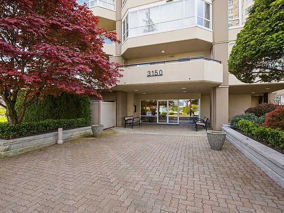 4th image of 3150 Gladwin Rd #403