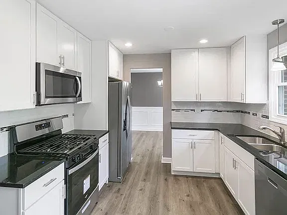 4 bed, 2145 sqft, $3,100 — Photo 2