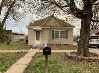 2204 Washington Ave, Parsons, KS 67357
