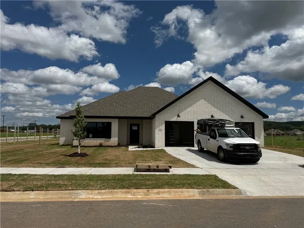 174 N Bloodhound Ave, Farmington, AR 72730
