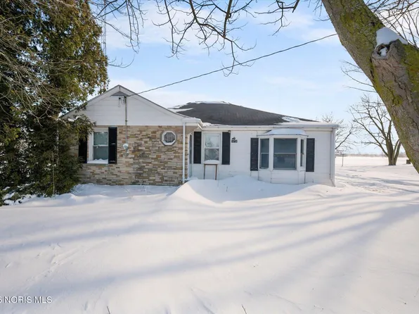 24230 Luckey Rd, Perrysburg, OH 43551